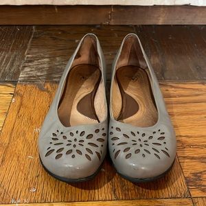 Fluevog grey Danielle flat 7.5